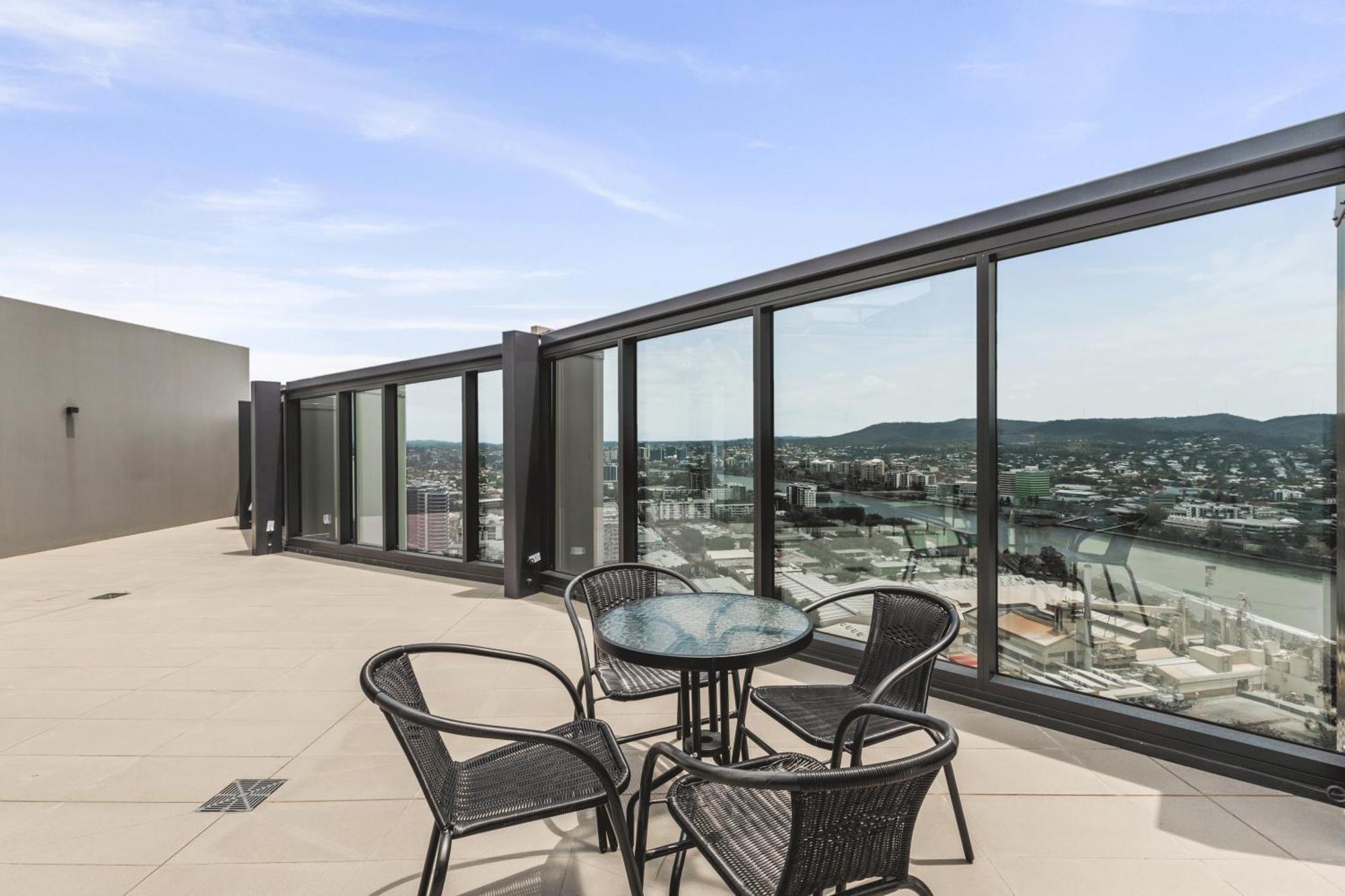 Brisbane One Apartments By Cllix Екстериор снимка