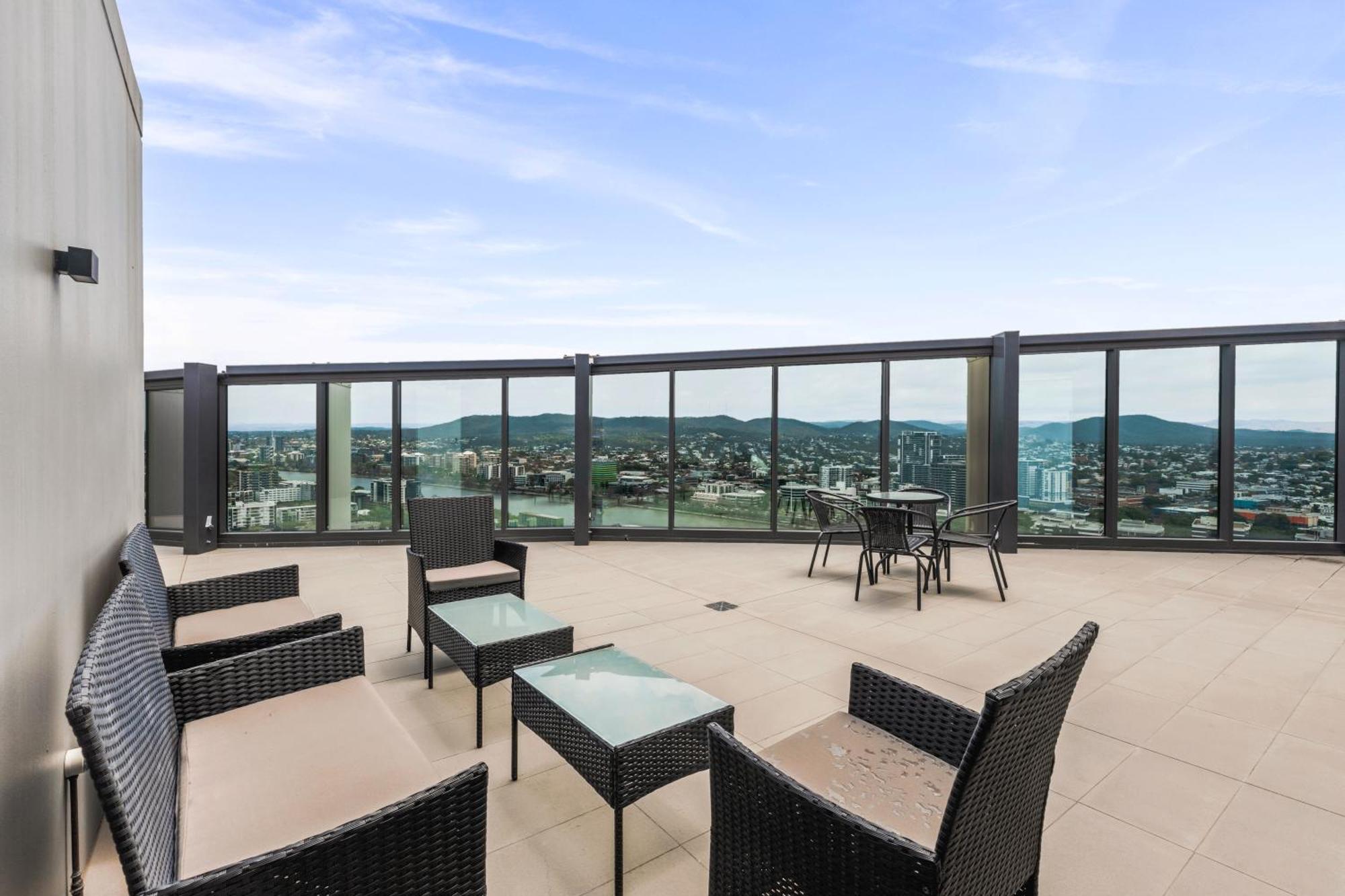 Brisbane One Apartments By Cllix Екстериор снимка