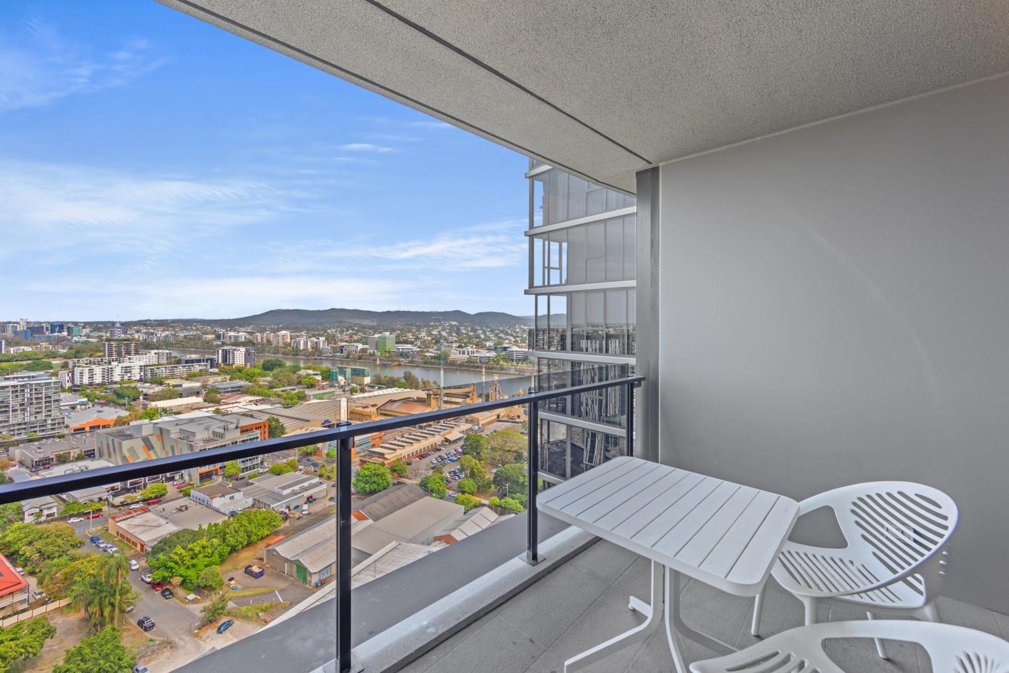 Brisbane One Apartments By Cllix Екстериор снимка