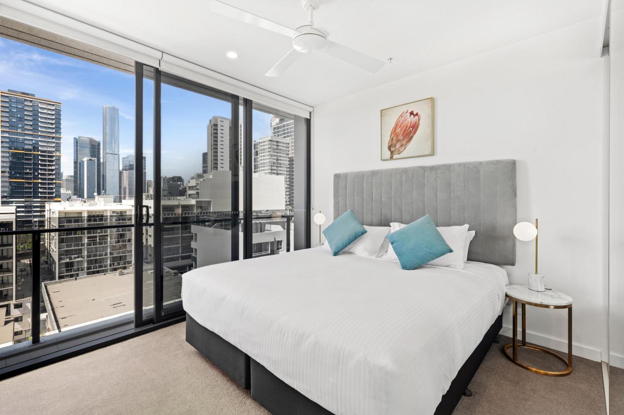 Brisbane One Apartments By Cllix Екстериор снимка
