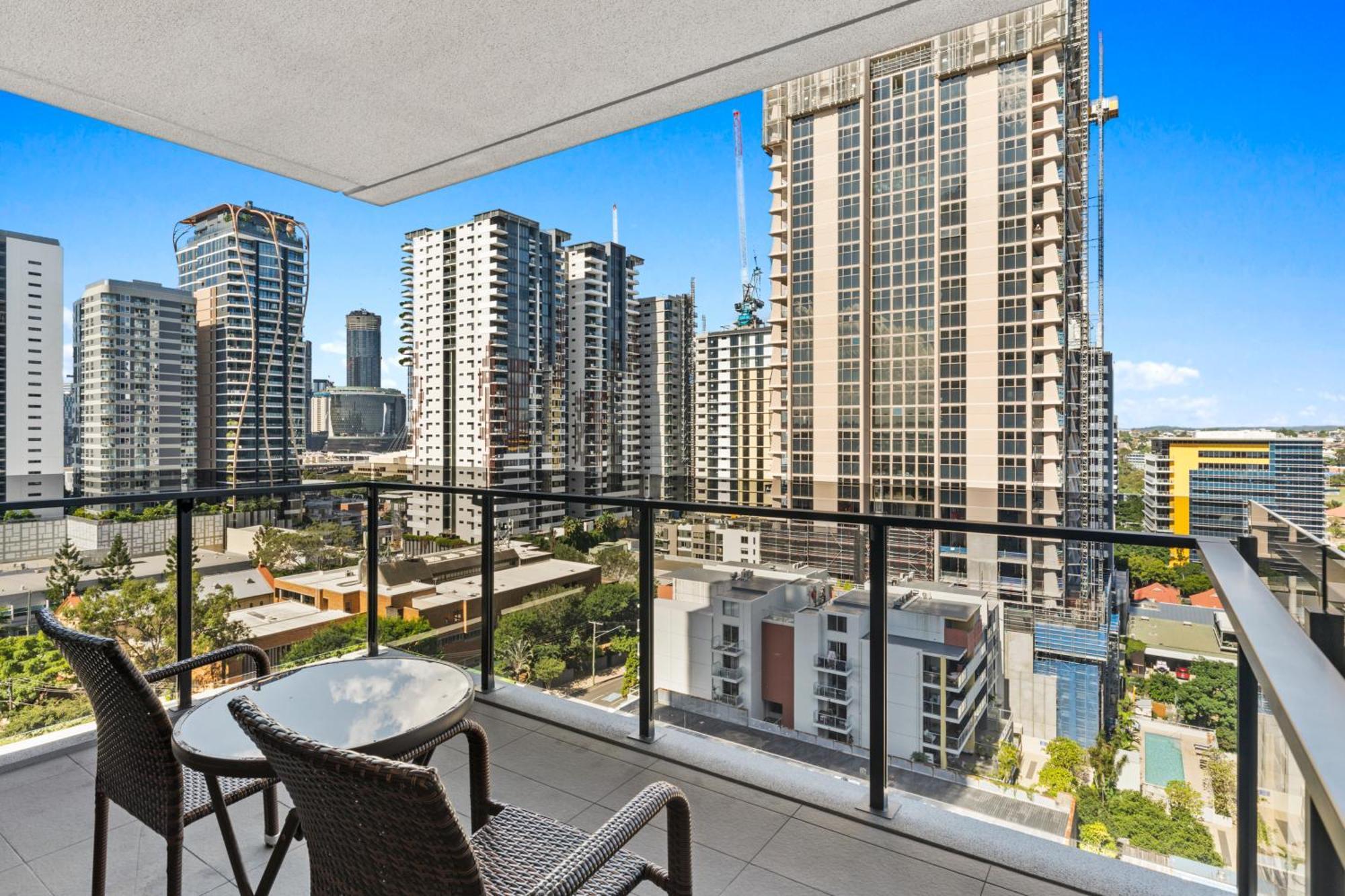 Brisbane One Apartments By Cllix Екстериор снимка
