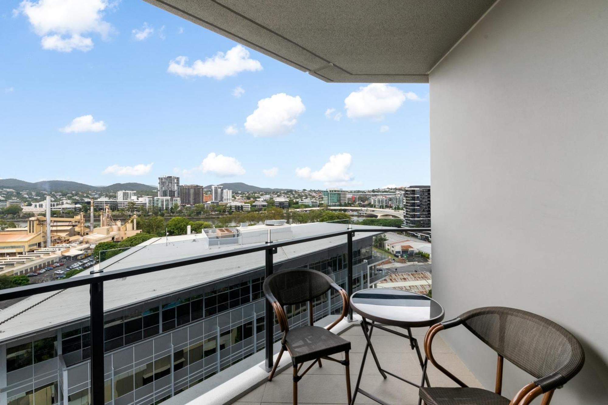 Brisbane One Apartments By Cllix Екстериор снимка