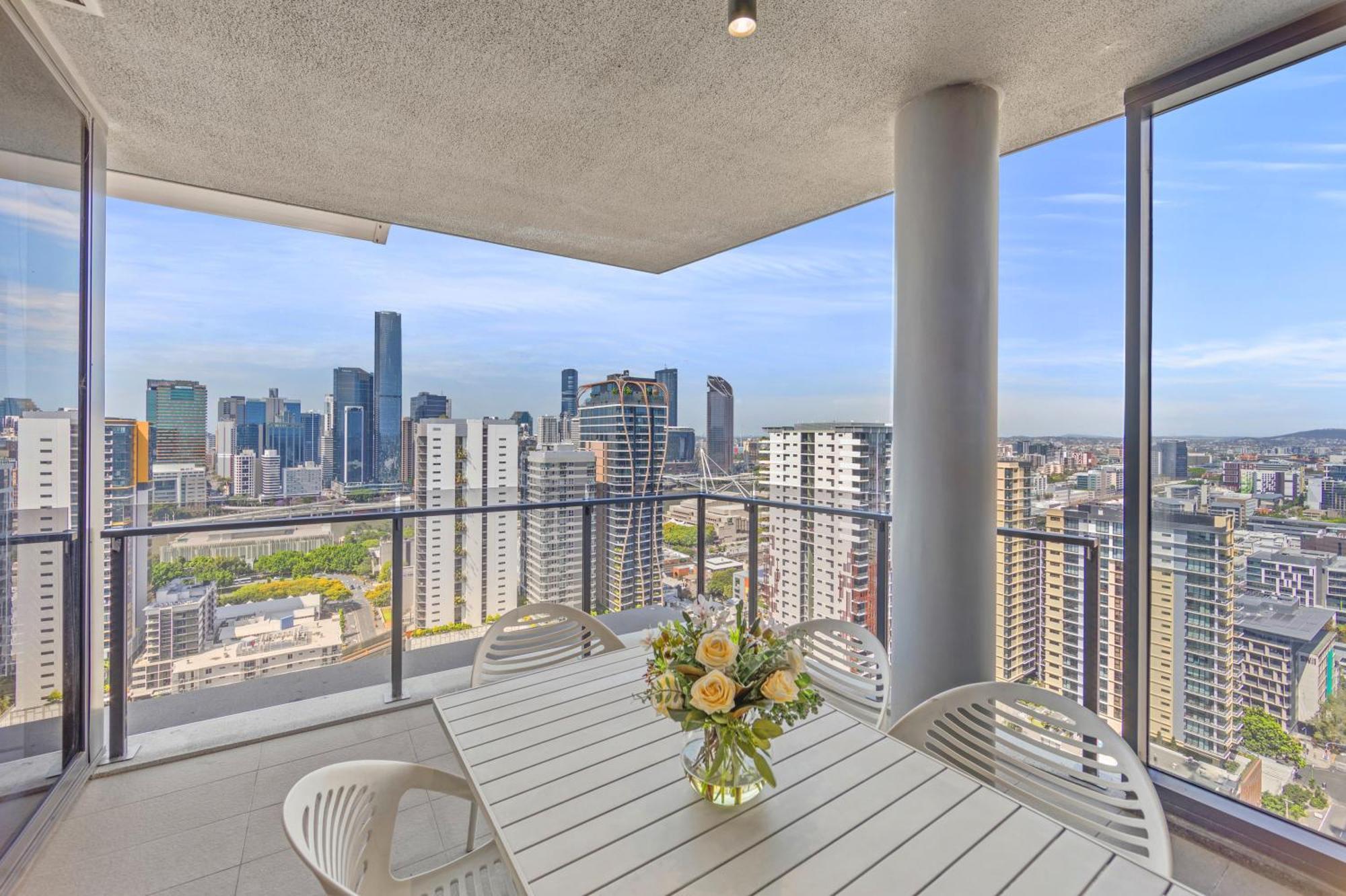 Brisbane One Apartments By Cllix Екстериор снимка